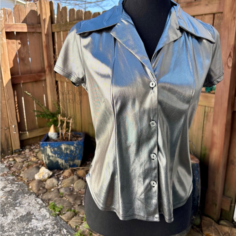 E.Y.E 🪩 Vintage Liquid Silver Metallic V-Neck Button Up Top w/ Collar Y2K/90s 🪩
